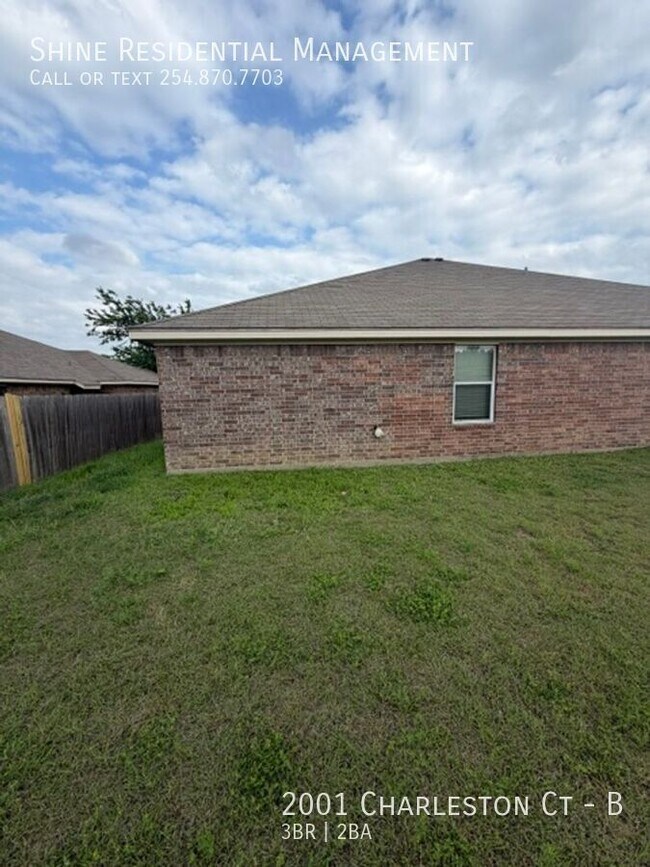 Building Photo - 2001 Charleston Ct