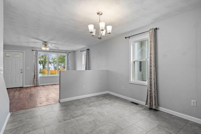 Building Photo - 95 Blanding Ave