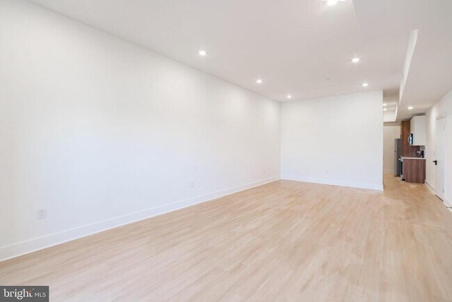 Building Photo - 4408 Lancaster Ave