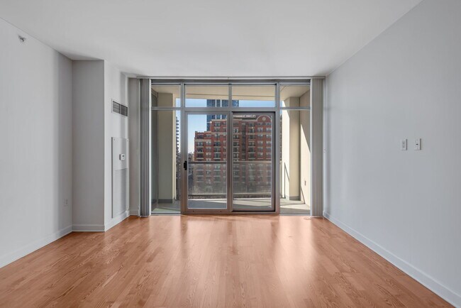 Building Photo - 1235 S Prairie Ave