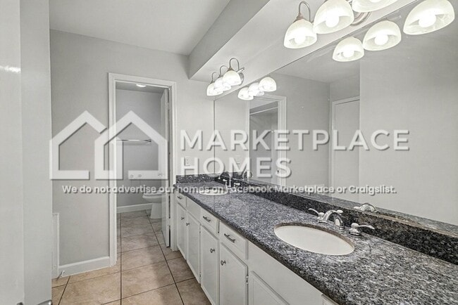 Building Photo - 7611 Theisswood Rd