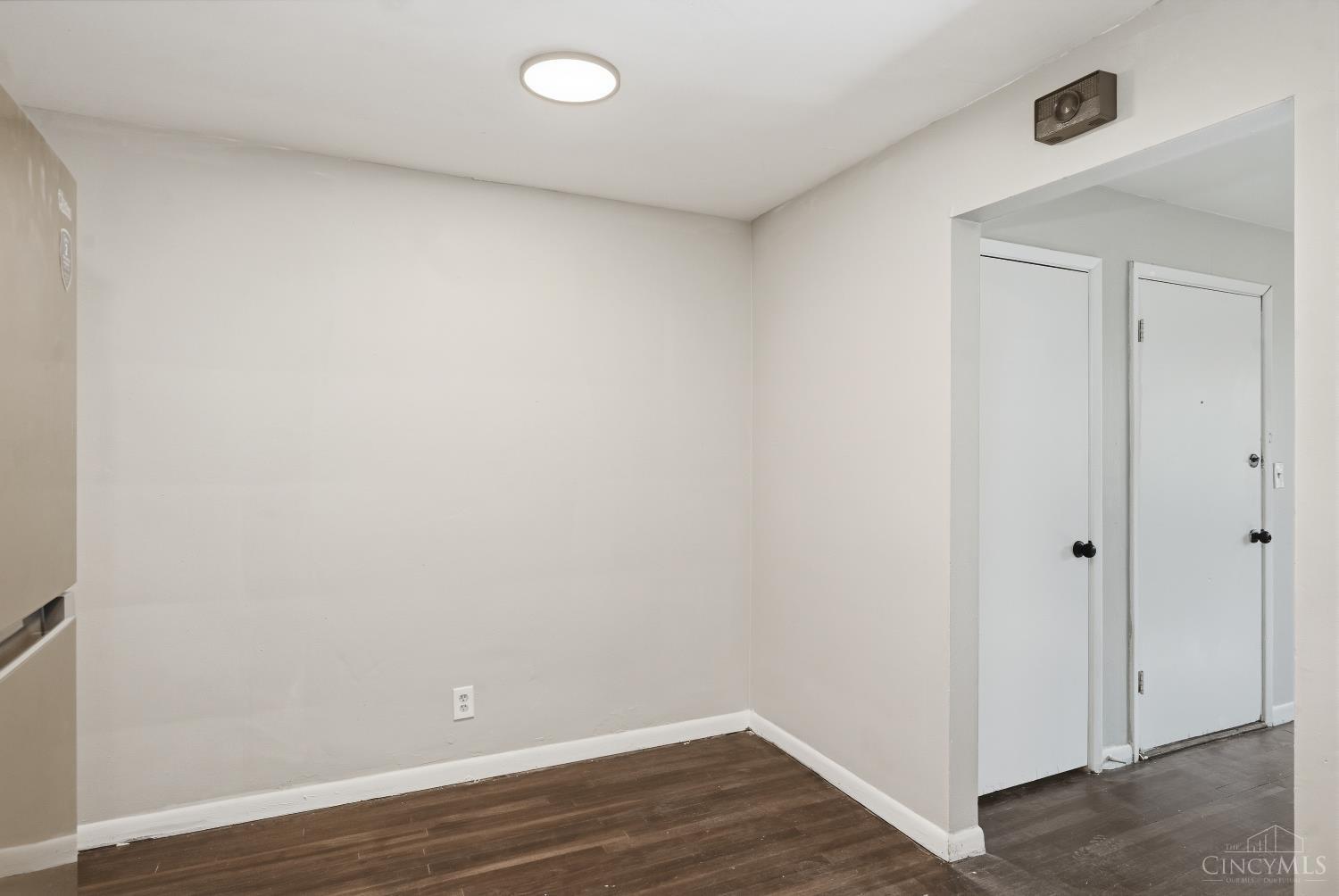 Building Photo - 6155 Ridge Ave