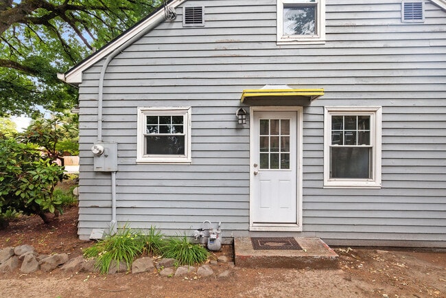 Building Photo - 5806 NE 60th Ave