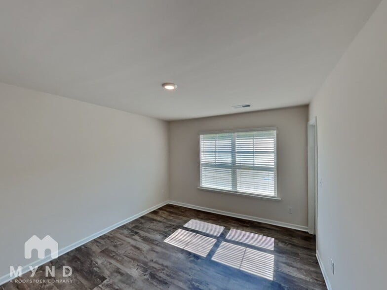 Building Photo - 2042 Ryker Davis Ln