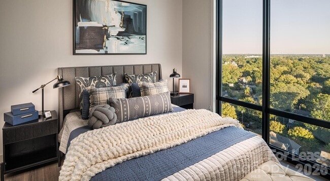 Building Photo - 2025 Cleveland Ave