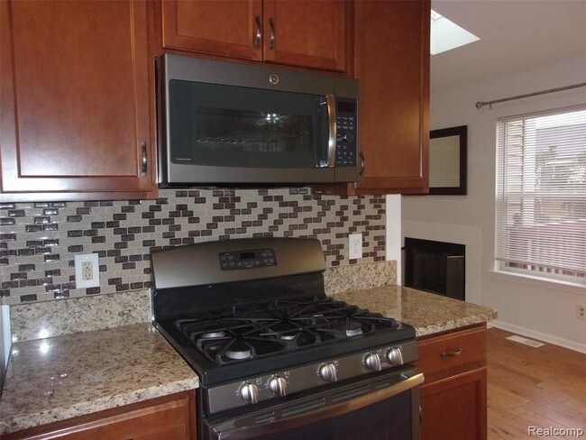 Building Photo - 21749 Lincoln Dr