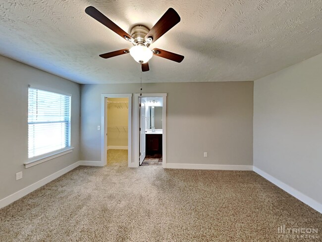 Building Photo - 336 Providence Dr