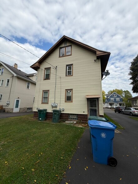 Building Photo - 141 Congress Ave