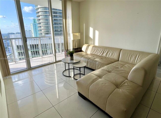Building Photo - 1750 N Bayshore Dr
