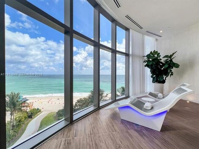 Building Photo - 15701 Collins Ave