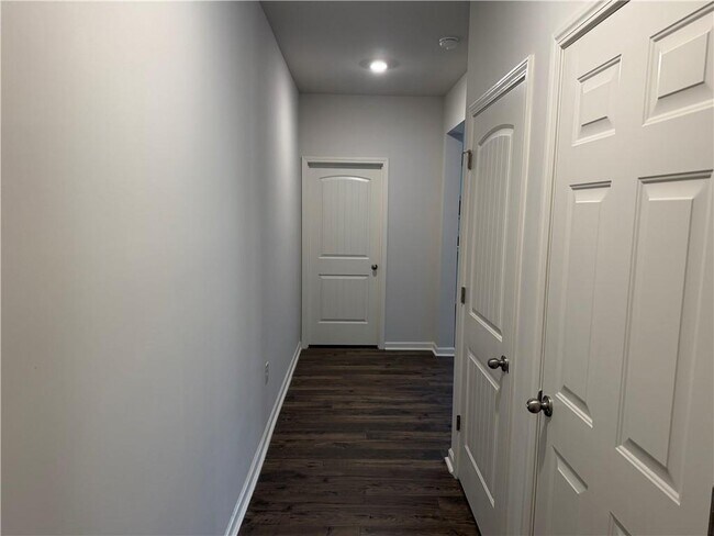 Building Photo - 30 Rustin Rdg