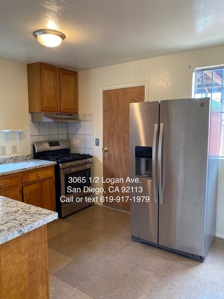 Building Photo - 3065 1/2 Logan Ave