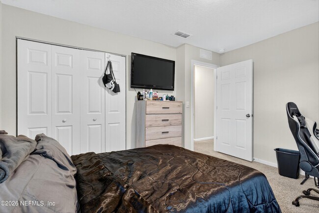 Building Photo - 12784 Veterans Ct