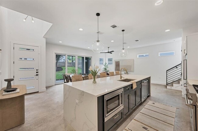 Building Photo - 3100 S 5th St