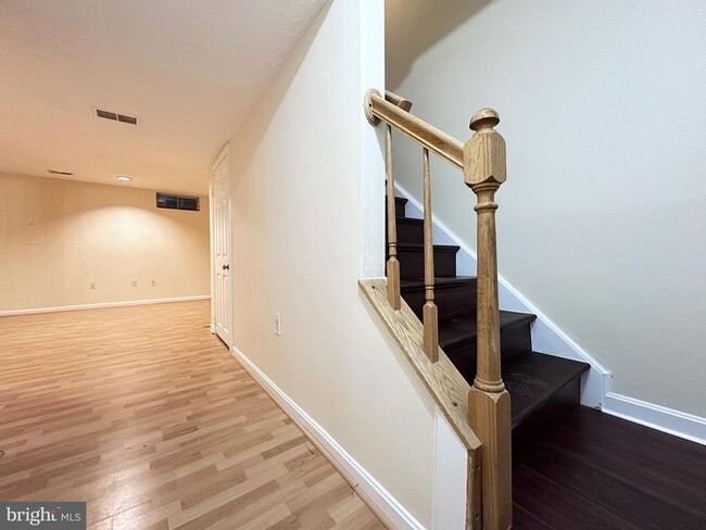 Building Photo - 6715 Cub Run Ct