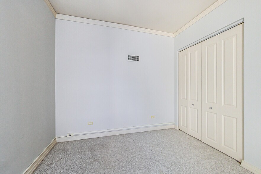 Building Photo - 170 W Polk St