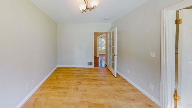 Building Photo - *** Gorgeous 4 bed 3 bath Single Family Ho...