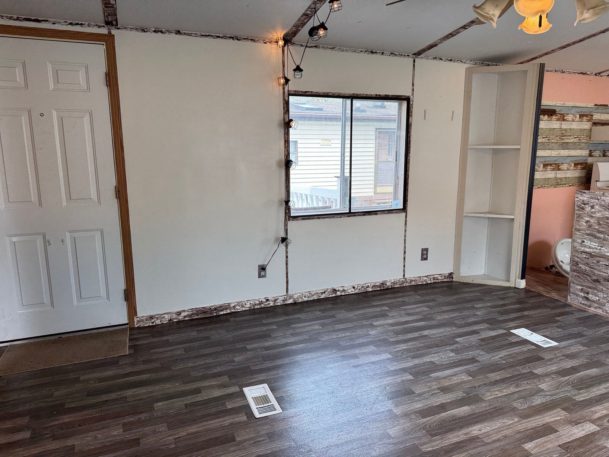 Building Photo - 48592 Leafdale Ct