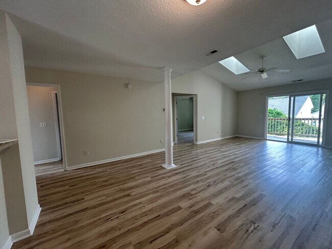 Building Photo - 2BR Condo in Holton Place – Pool, Porch, a...