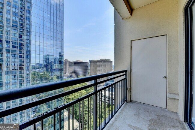 Building Photo - 3445 N Stratford Rd NE