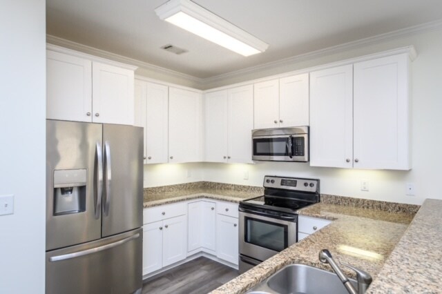 Building Photo - 211 Shady Grove Dr