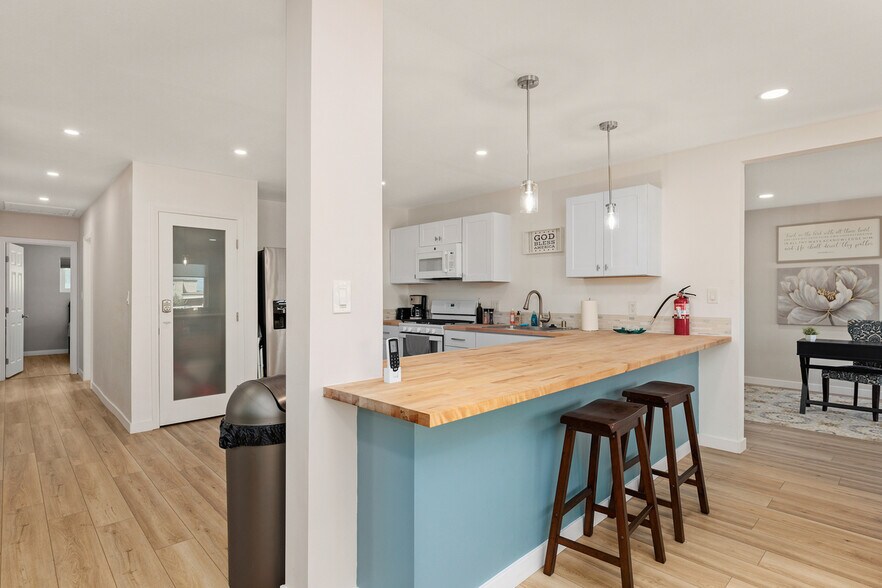 Building Photo - 1421 Dubuque St