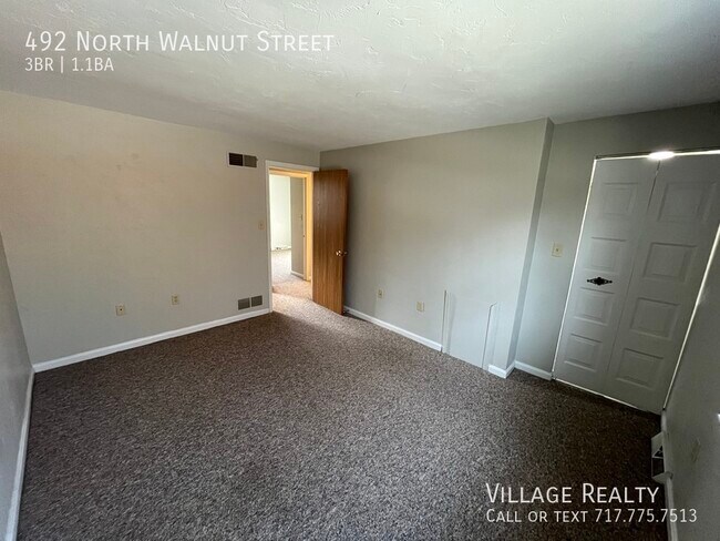 Building Photo - 492 N Walnut St