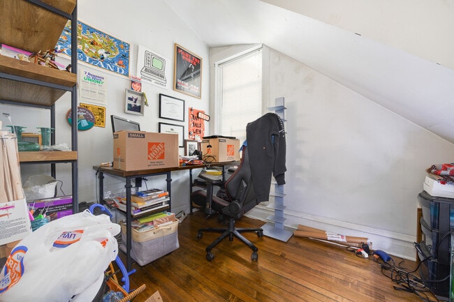 Building Photo - 3521 W Cortland St