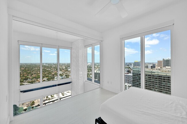 Building Photo - 60 SW 13th St