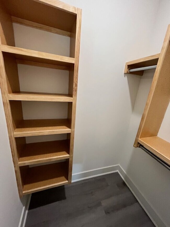 Building Photo - Beautiful 3-Bedroom Family Home for Rent in Fox Run!