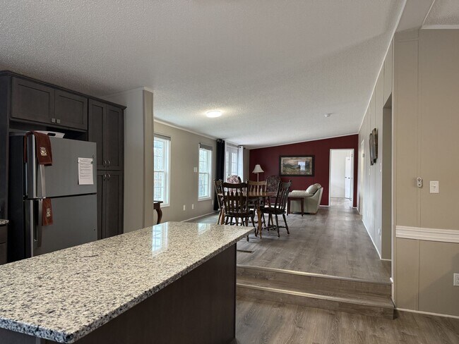 Building Photo - Furnished 3BD/2BA home in Black Mountain available now!