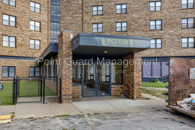 Building Photo - 7460 Graceland Dr