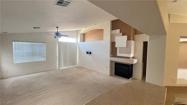 Building Photo - 44 Blaven Dr