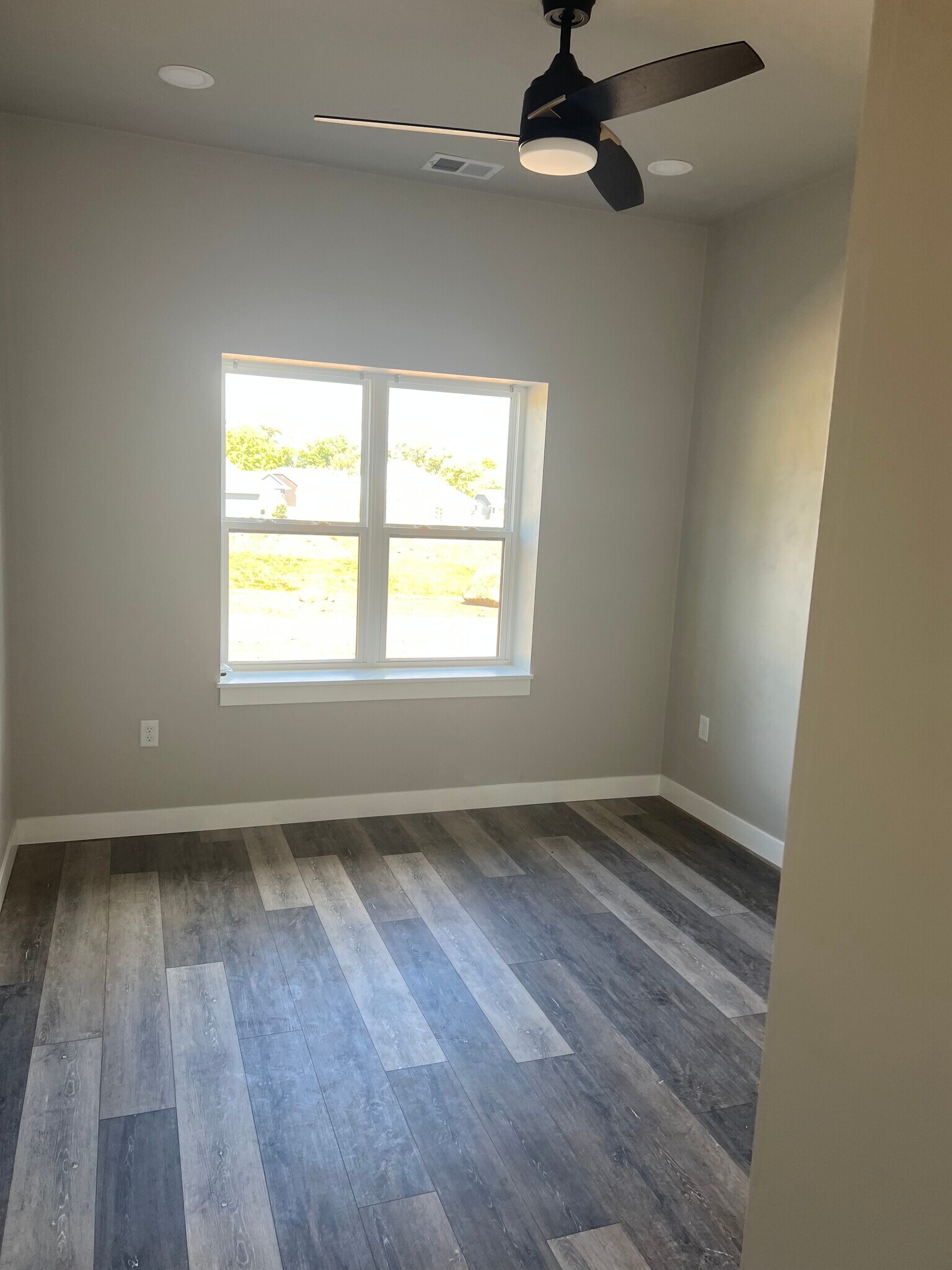 Building Photo - 3538 Veanna Blvd