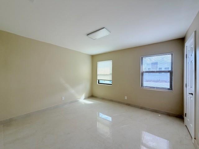 Building Photo - 53 NE 16th Pl