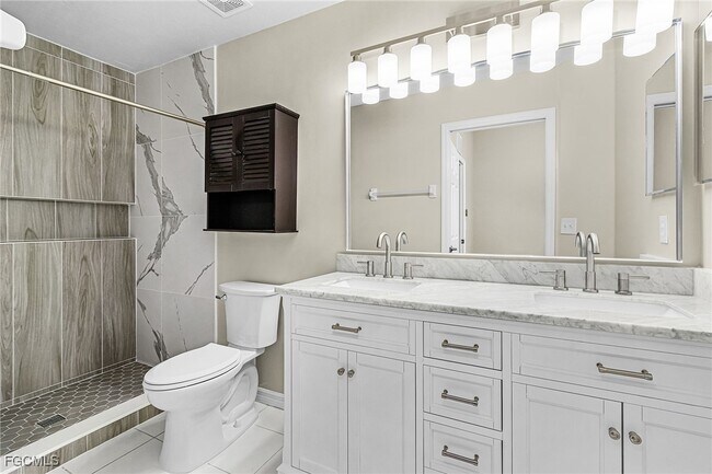 Building Photo - 10094 Poppy Hill Dr