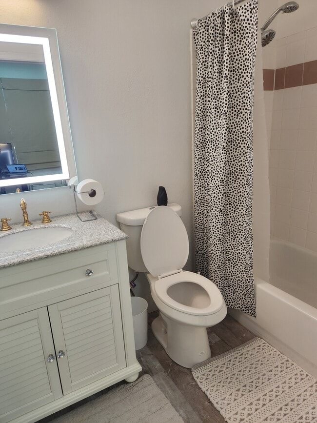 Building Photo - 1701 E Colter St