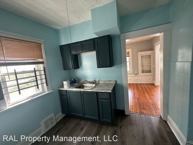 Building Photo - 2 br, 1 bath House - 13913 Melzer Ave