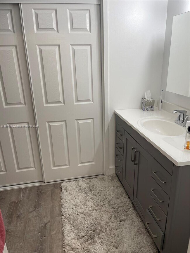 Building Photo - 3725 S Ocean Dr