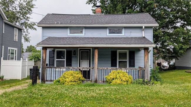 Primary Photo - Newly renovated 2-bedroom, 1-bathroom home...