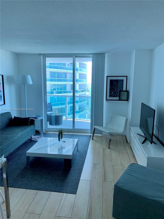 Building Photo - 2101 Brickell Ave