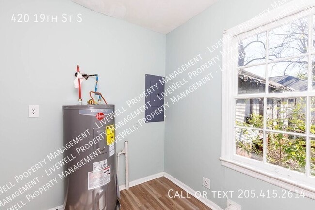 Building Photo - 420 19th St S