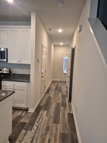 Building Photo - 120 Fosters Gln Pl