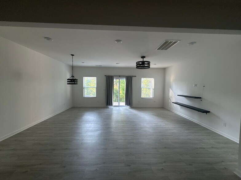 Building Photo - Room in Townhome on Pagebrook Ln