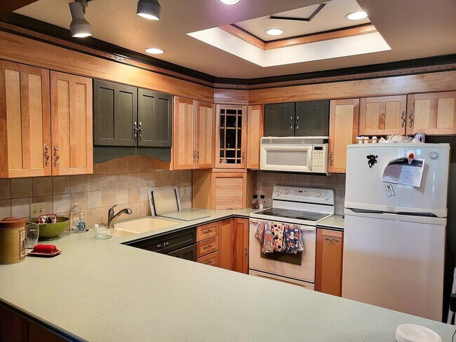 Building Photo - Winter Rental- Chateau Acadian 108