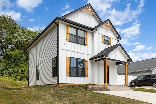 Building Photo - 3 bed 2.5 bath home in Gastonia