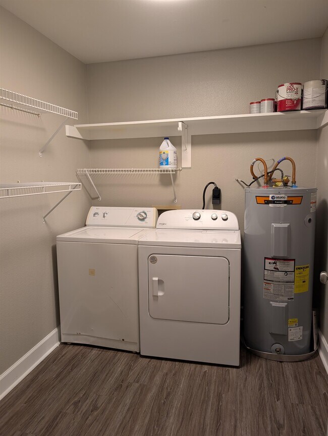 Building Photo - 447 Cactus St