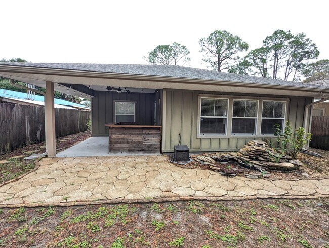 Building Photo - 116 Alder Ave SE