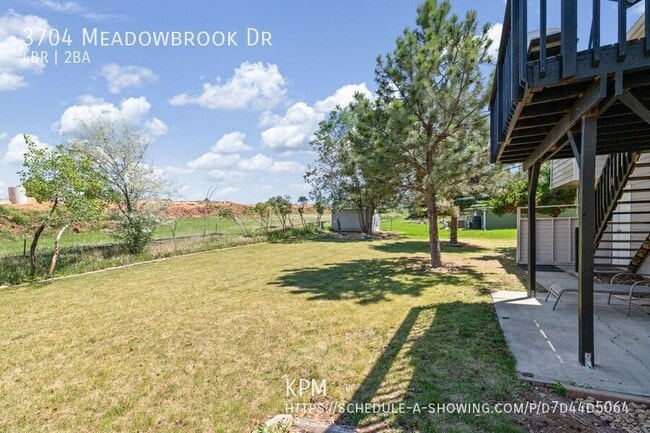 Building Photo - 3704 Meadowbrook Dr