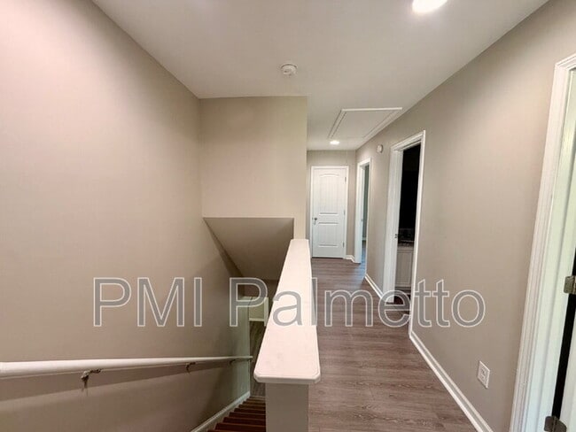 Building Photo - 226 Elsoma Dr